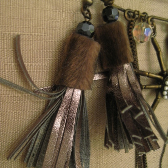 HANDCRAFTED 5 & 3/8" BROOCH Brass Pearl Spider - Picture 5 of 8